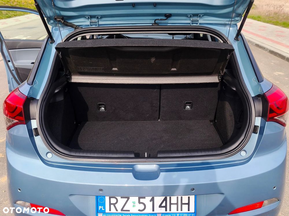 Hyundai i20 1.4 Trend - 17