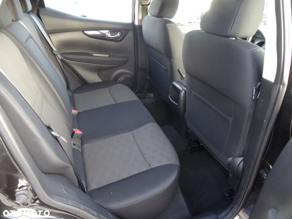 Nissan Qashqai 1.2 DIG-T N-Connecta Xtronic - 16