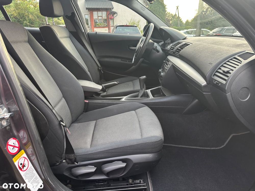 BMW Seria 1 - 25