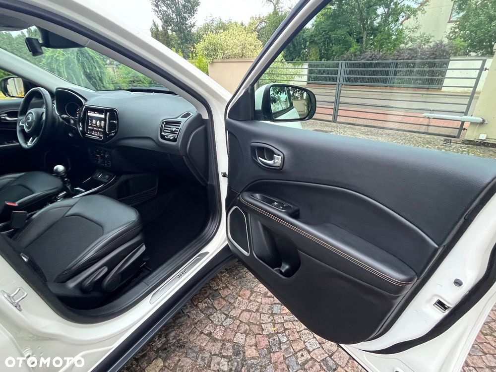 Jeep Compass 1.4 TMair Limited FWD S&S - 34