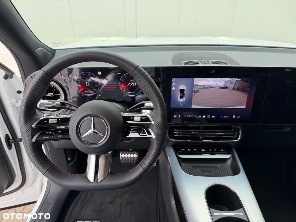 Mercedes-Benz GLB - 12