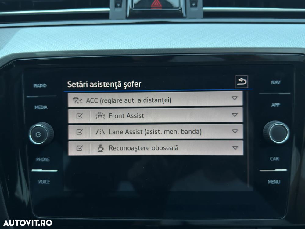 Volkswagen Passat 2.0 TDI DSG Comfortline - 19