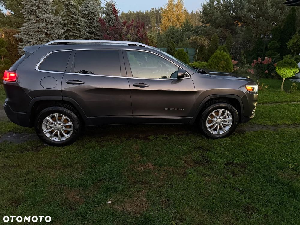 Jeep Cherokee - 38