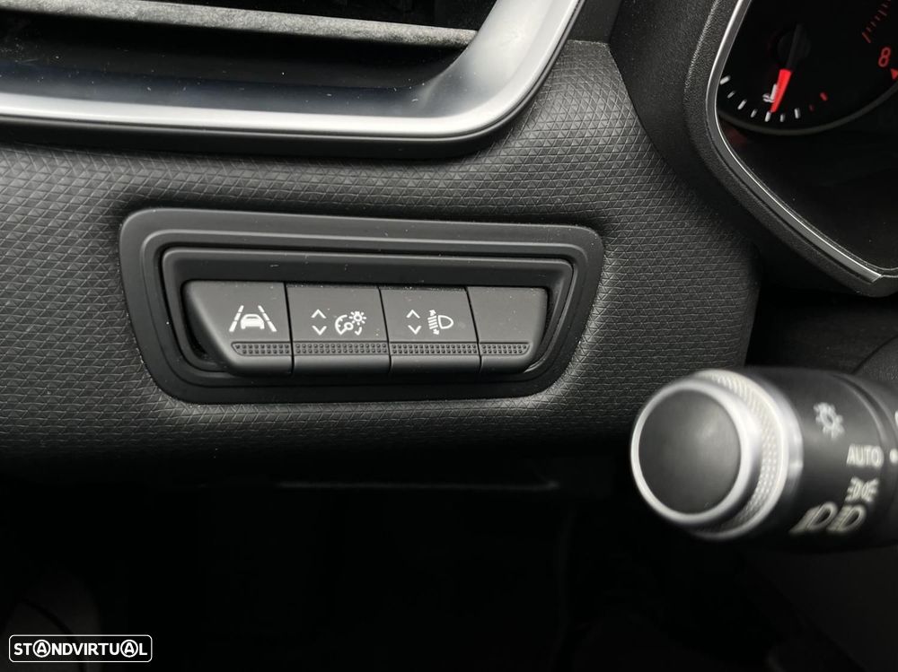 Renault Clio 1.0 TCe Techno Bi-Fuel - 23