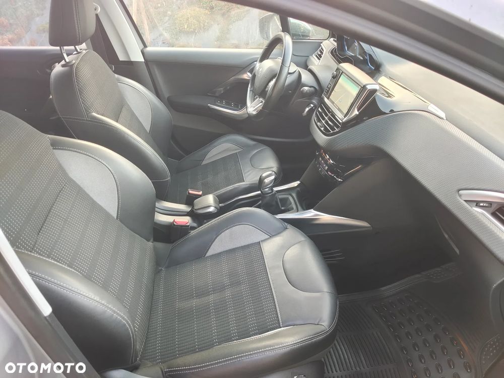 Peugeot 2008 PureTech 82 Allure - 22