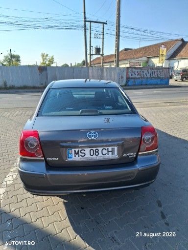 Toyota Avensis 2.0 D-4D Sedan Terra - 4