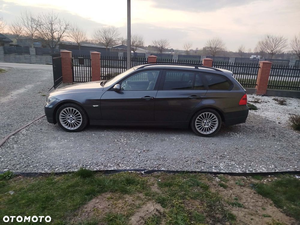 BMW Seria 3 320i - 4
