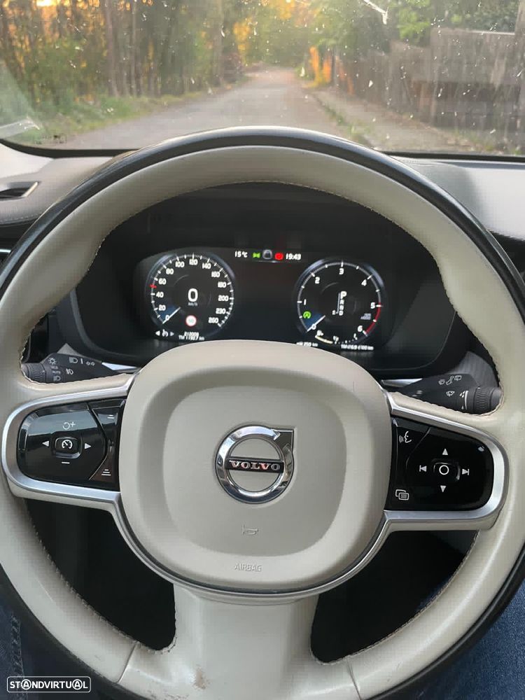 Volvo XC 60 2.0 D4 R-Design Geartronic - 11