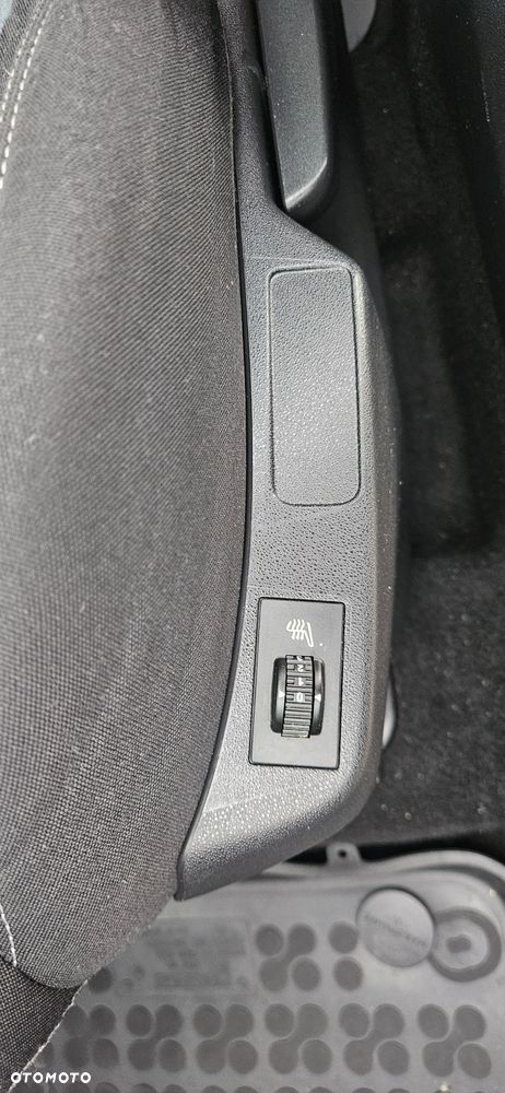 Citroën C4 HDi 115 Exclusive - 16