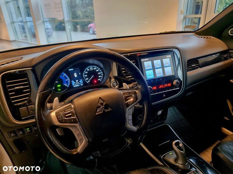 Mitsubishi Outlander Instyle + - 7