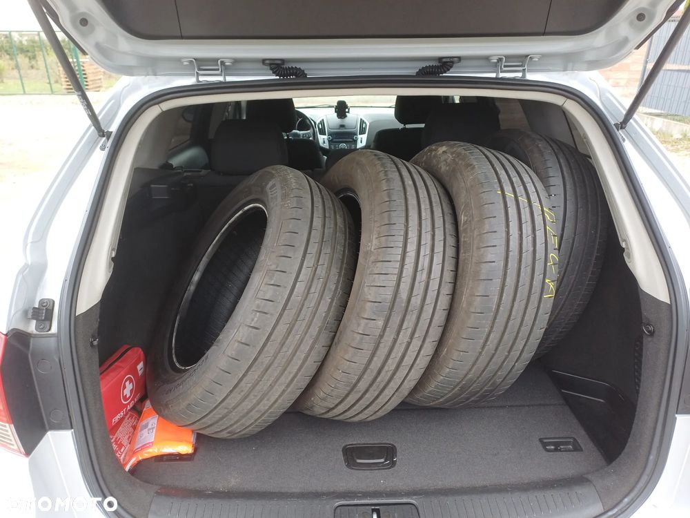 Chevrolet Cruze 1.6 LS+ - 15