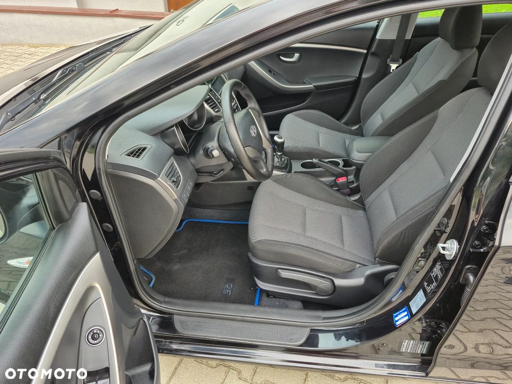 Hyundai i30 blue 1.6 GDI Style - 12