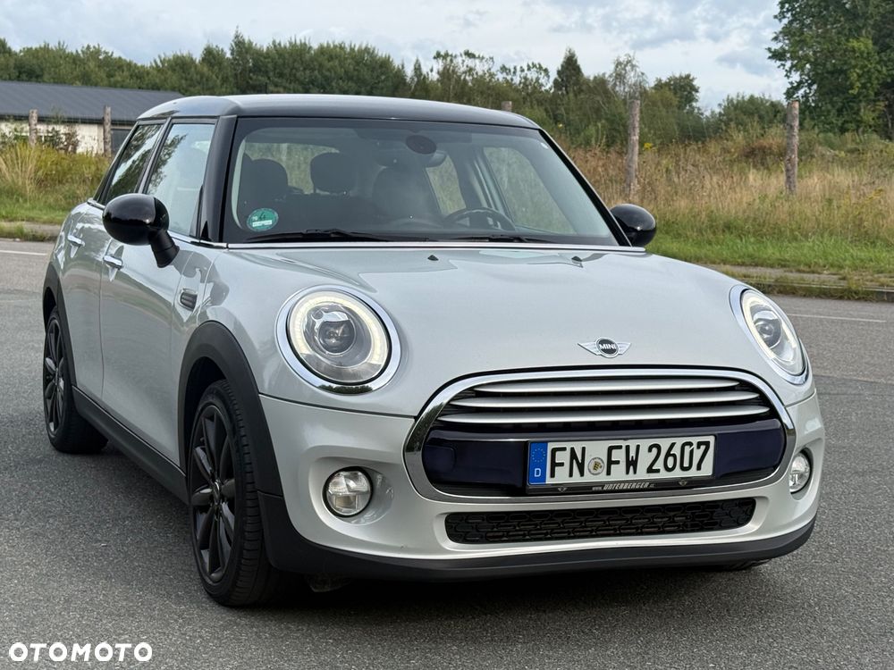 MINI Cooper Essential Trim - 1