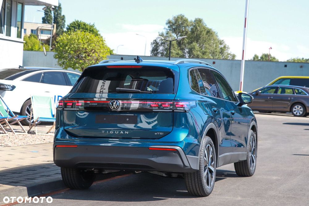 Volkswagen Tiguan - 8
