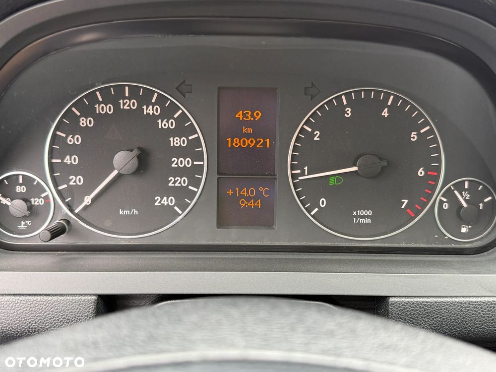 Mercedes-Benz Klasa A 160 BlueEFFICIENCY Elegance - 13