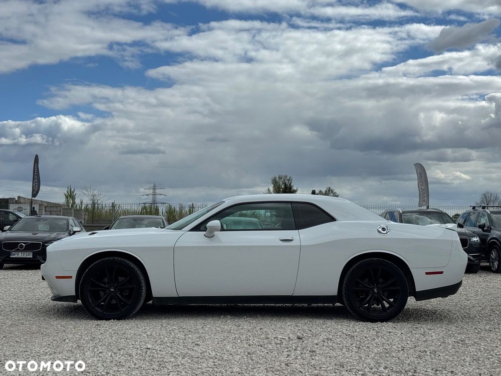 Dodge Challenger - 8