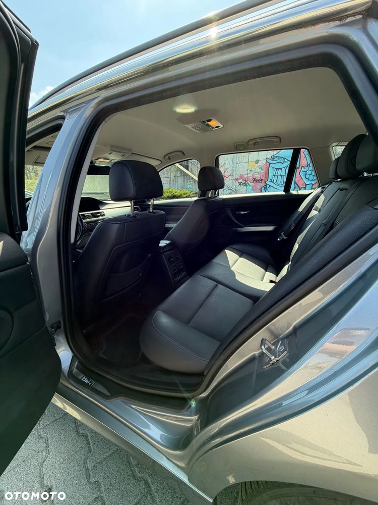 BMW Seria 3 320d DPF - 24