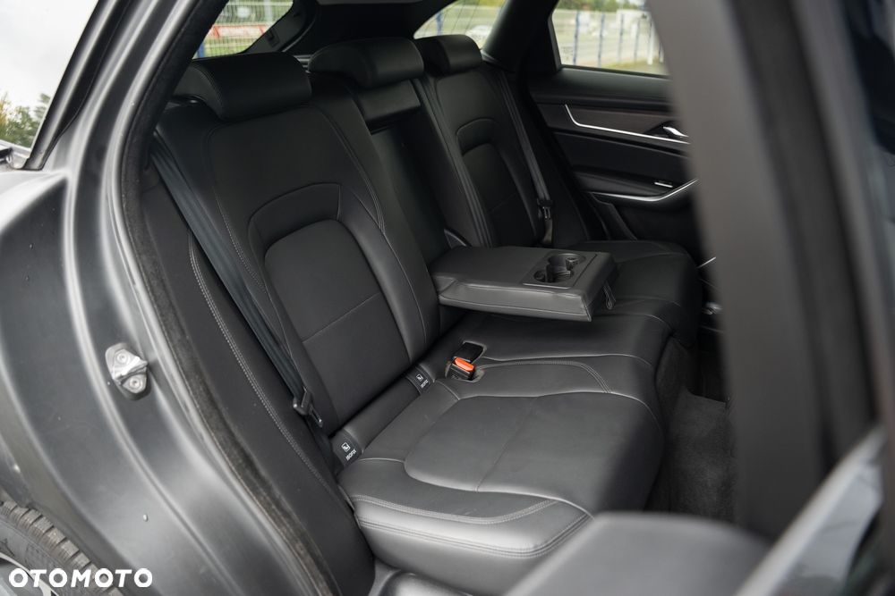 Jaguar F-Pace D200 AWD R-Dynamic HSE - 36