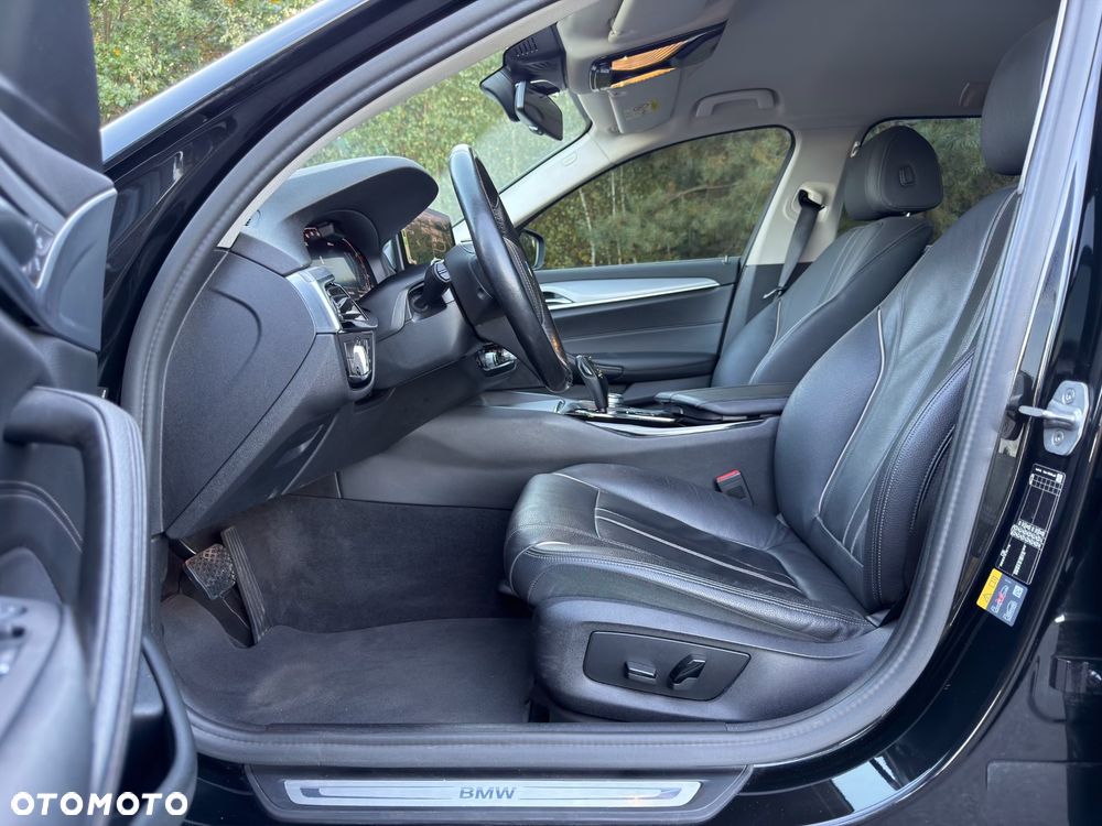 BMW Seria 5 530e Luxury Line sport - 33
