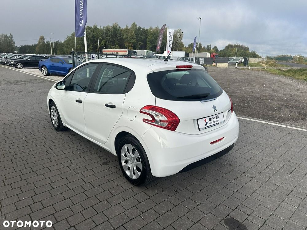 Peugeot 208 - 30