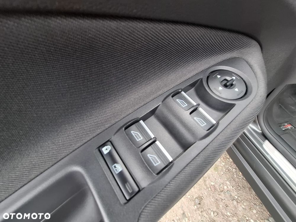 Ford C-MAX - 11