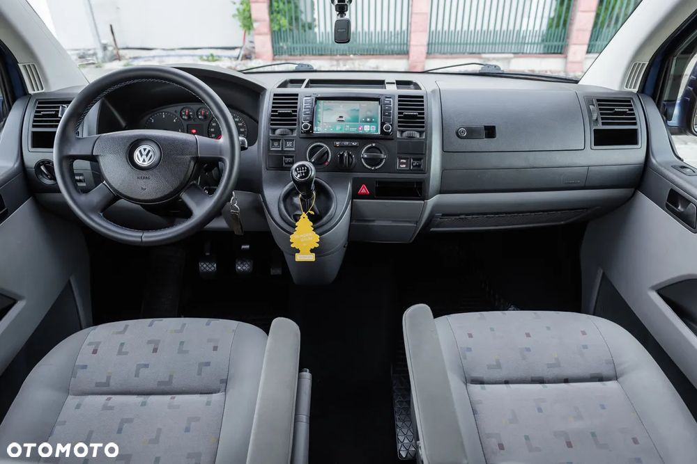 Volkswagen Caravelle - 23