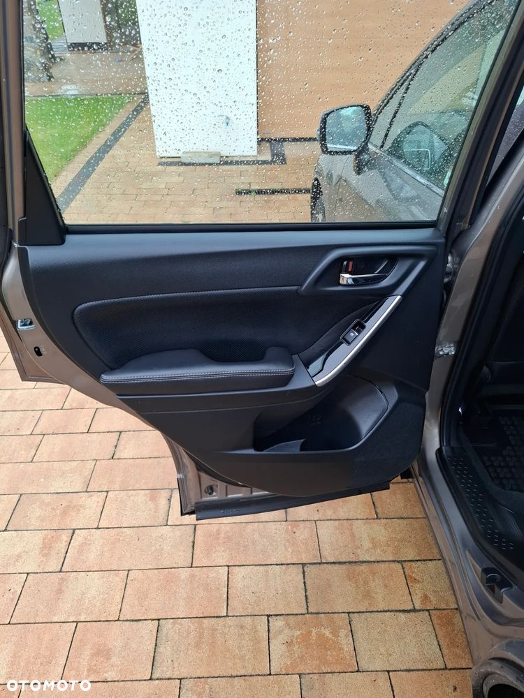 Subaru Forester 2.0 i Platinum (EyeSight) Lineartronic - 12