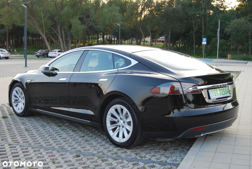 Tesla Model S Standard - 8