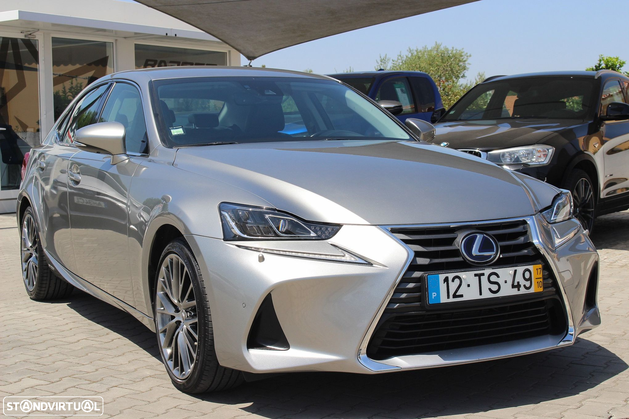 Lexus IS 300H Luxury - 4