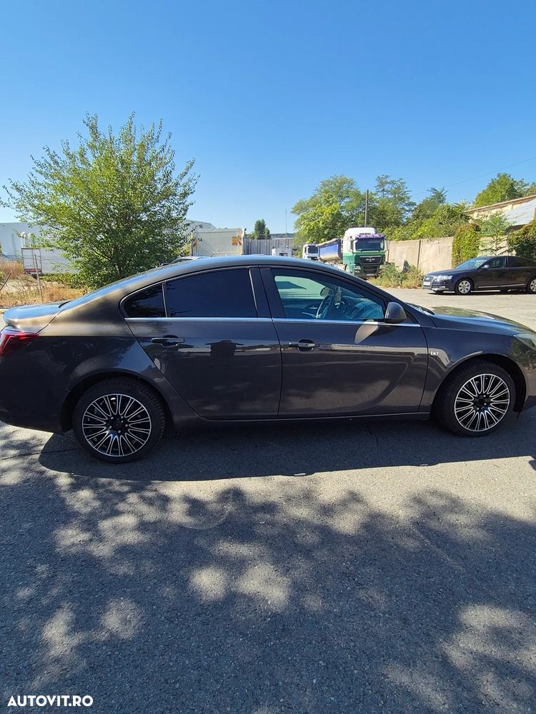 Opel Insignia 2.0 CDTi ECOTEC - 14