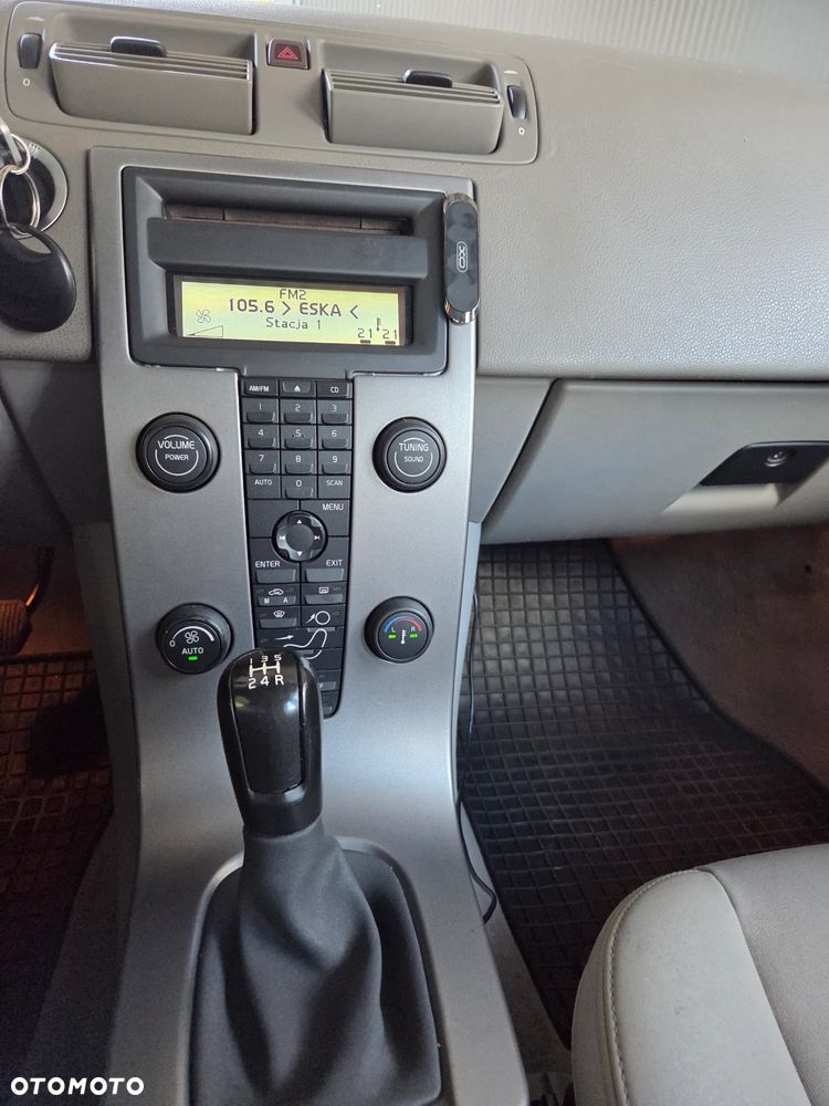 Volvo V50 2.4 - 17