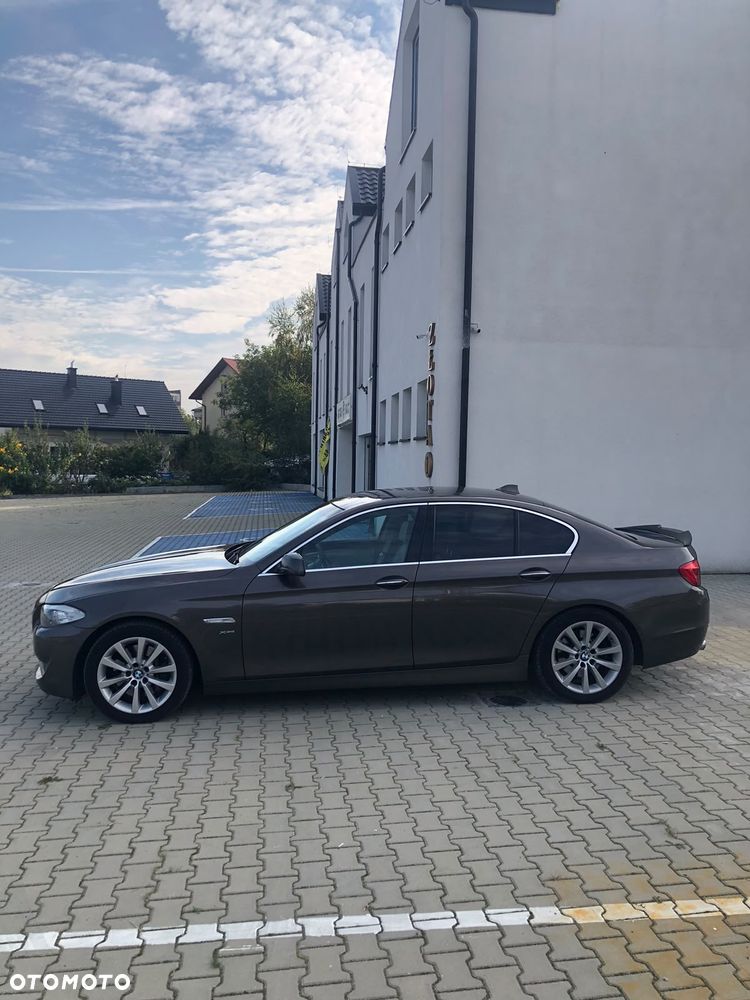 BMW Seria 5 525d xDrive - 3
