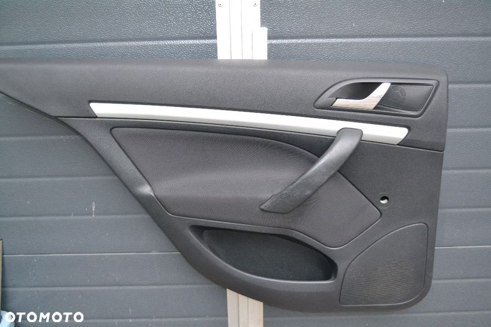 SKODA OCTAVIA II HB BOCZEK TAPICERKA DRZWI TYŁ TYLNA LEWA 1Z5867209 - 1