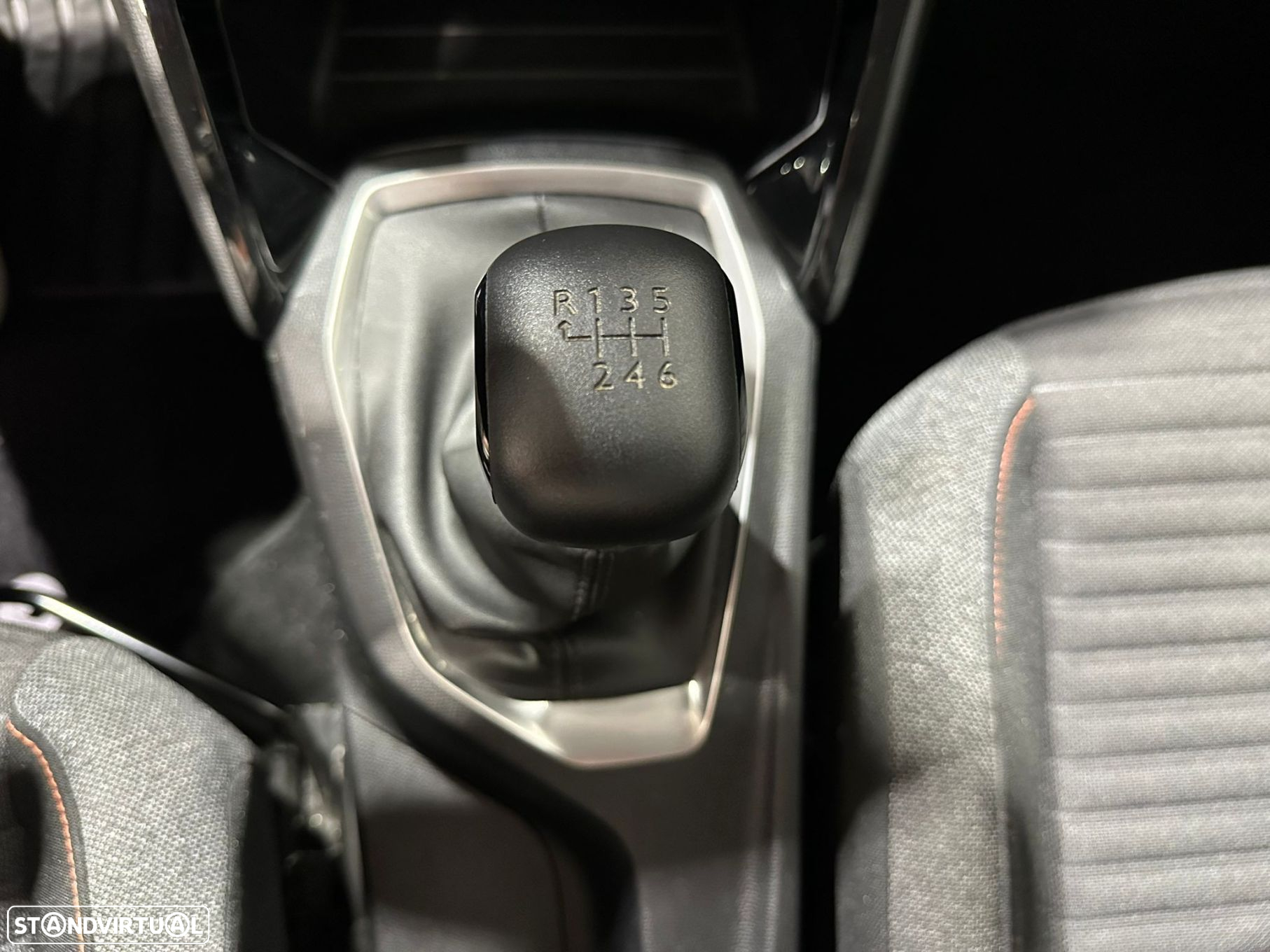 Peugeot 2008 1.2 PureTech Active - 40