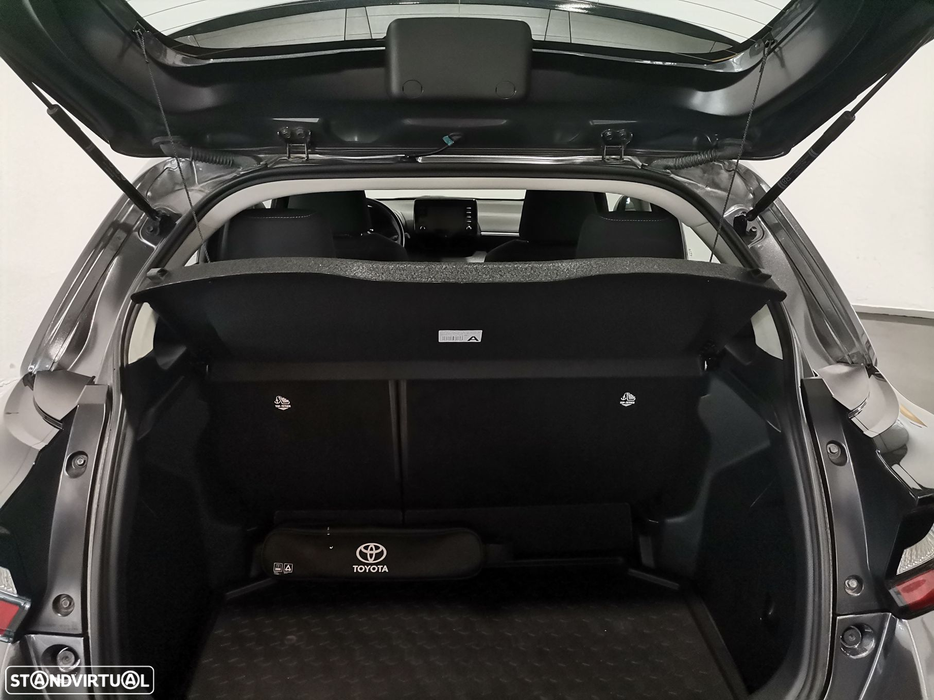 Toyota Yaris 1.5 HDF Comfort Plus - 10