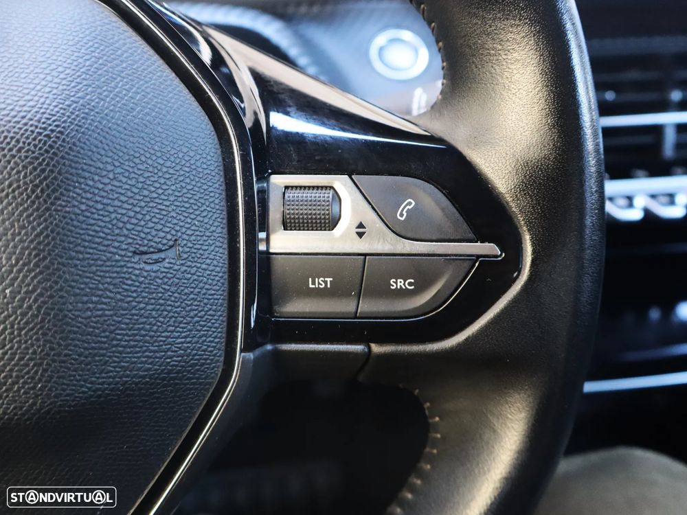 Peugeot e-208 Allure - 12