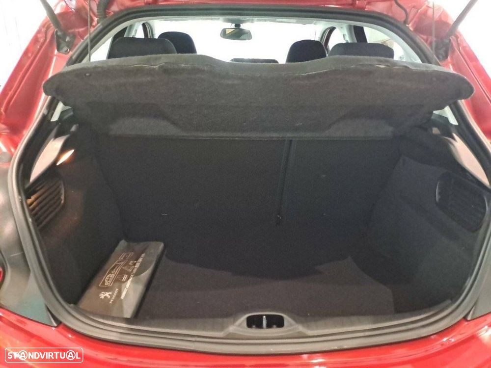 Peugeot 208 1.2 PureTech Signature - 6