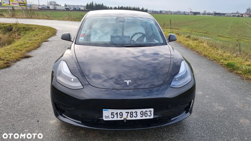 Tesla Model 3 - 8