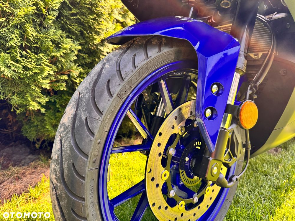 Yamaha YZF - 11