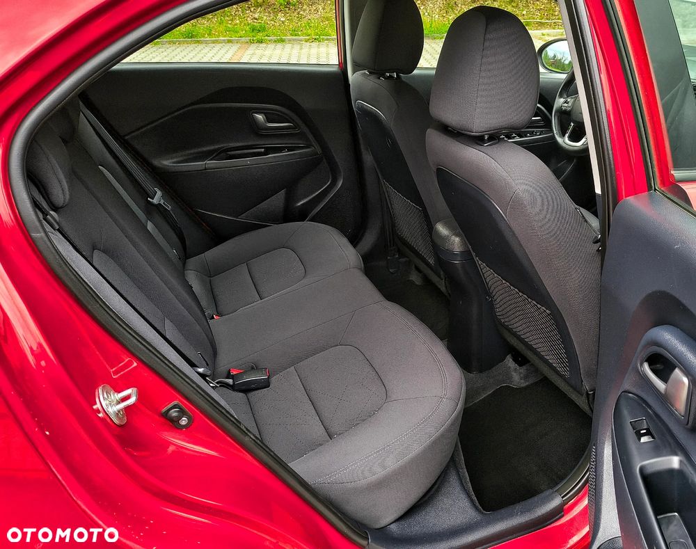 Kia Rio - 11