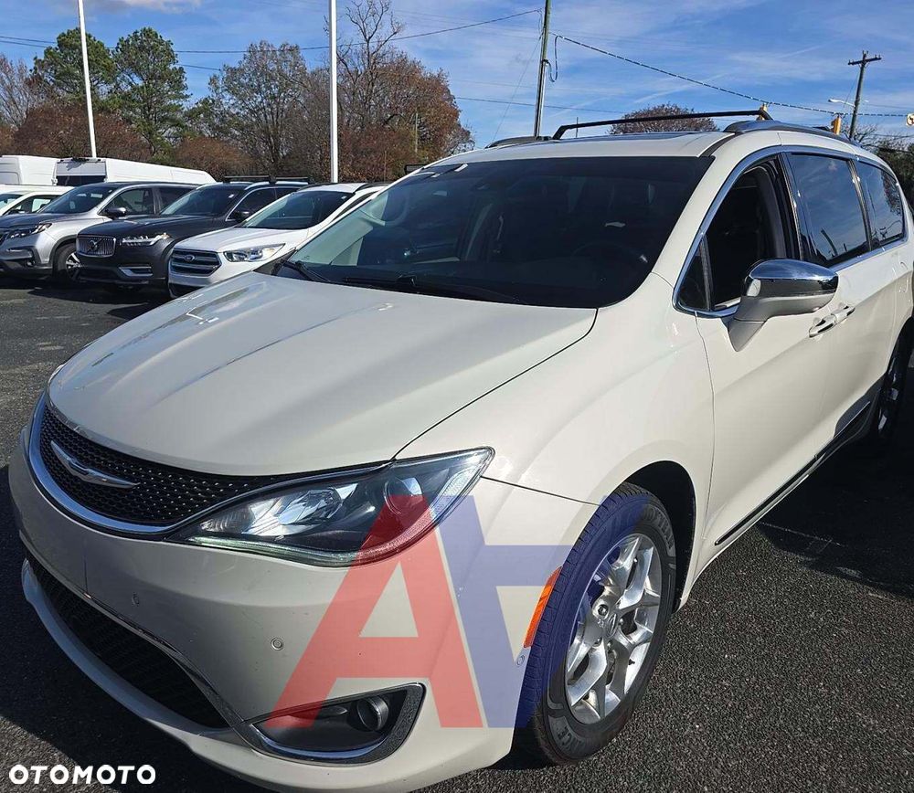 Chrysler Pacifica - 1