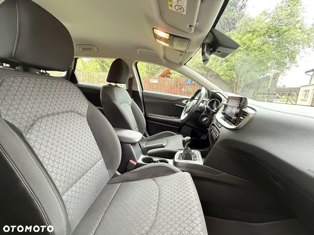 Kia Ceed 1.6 CRDi mHEV L - 28