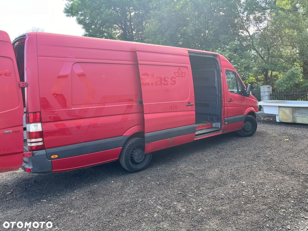 Mercedes-Benz 313 - 4