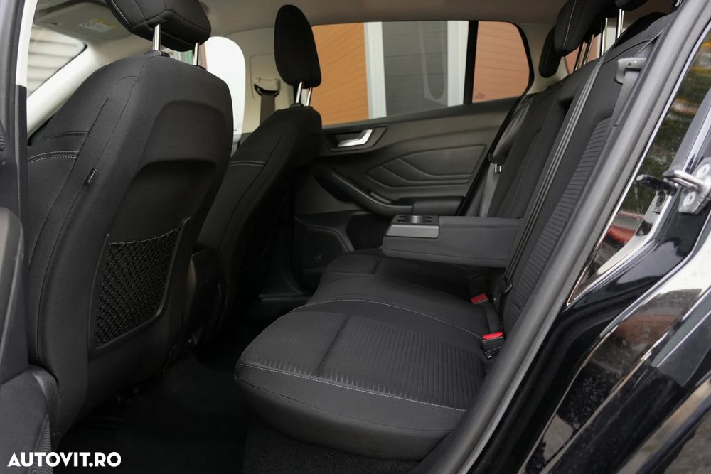 Ford Focus 2.0 TDCI Powershift Titanium - 8