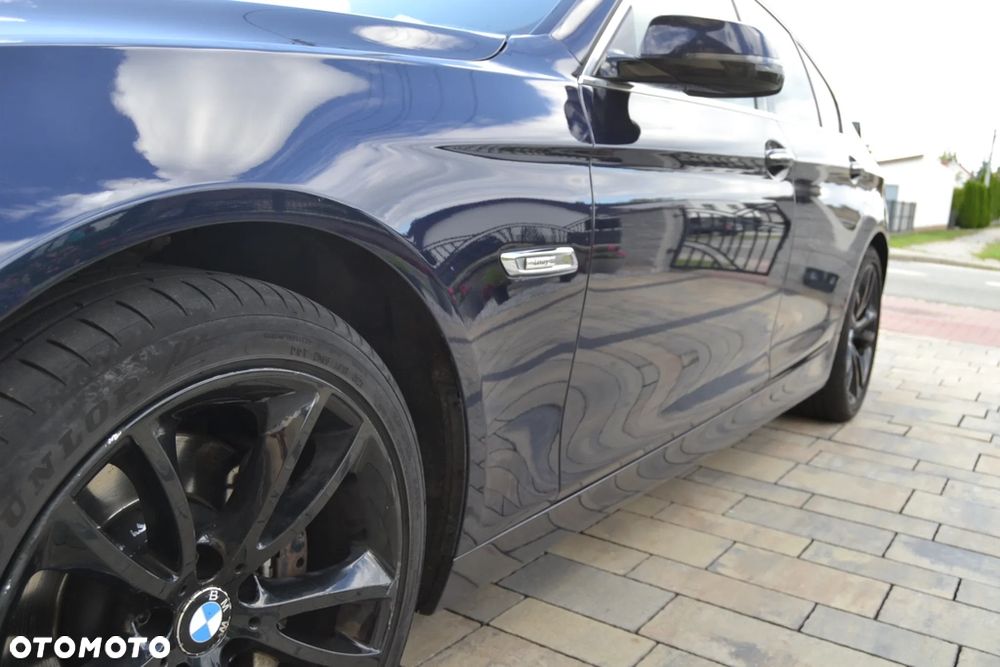 BMW Seria 5 530d xDrive - 9