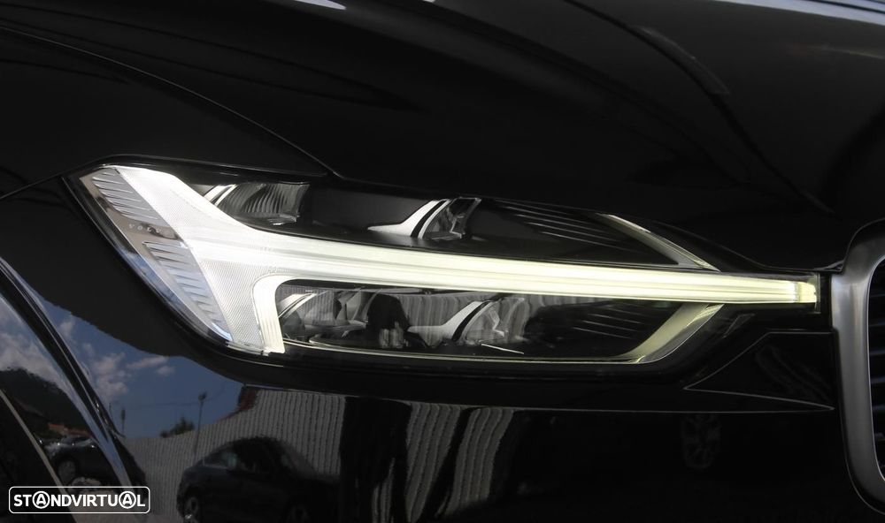 Volvo XC 60 2.0 T8 PHEV R-Design AWD - 53
