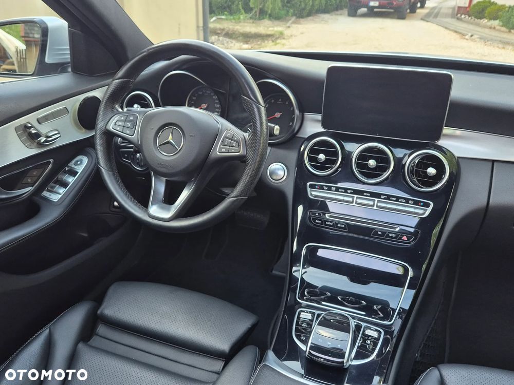 Mercedes-Benz Klasa C 300 7G-TRONIC AMG Line - 11