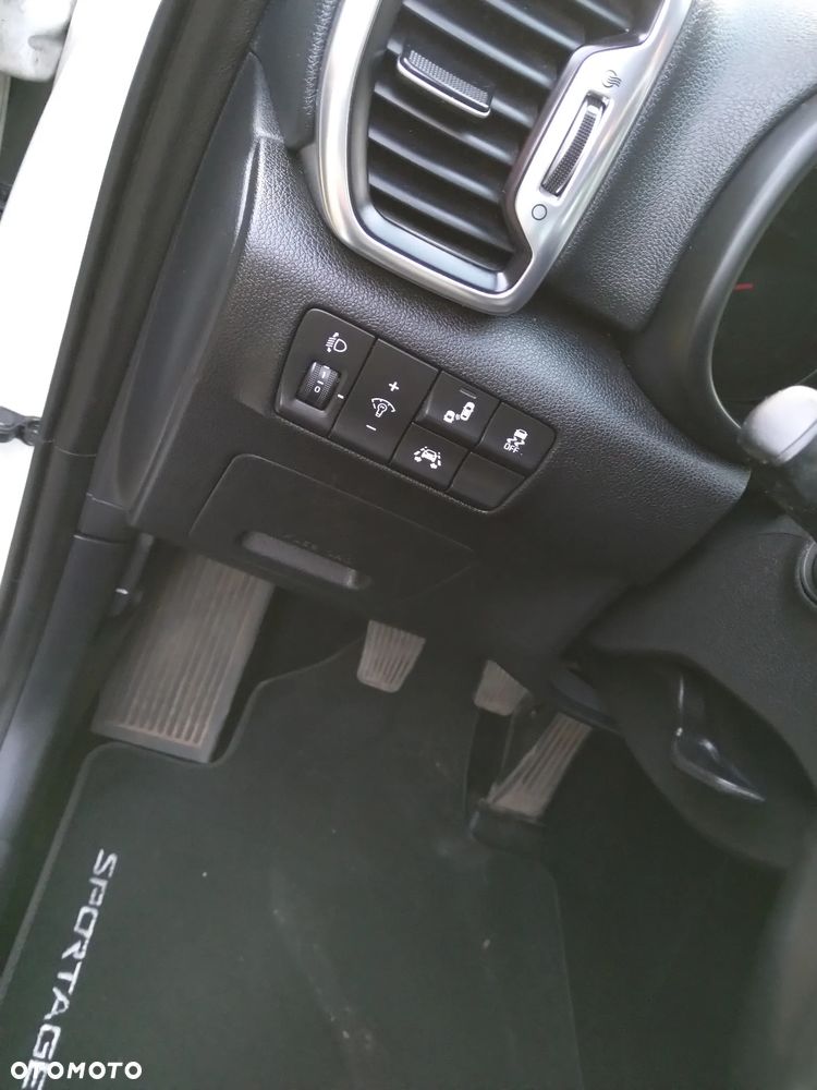 Kia Sportage 1.7 CRDI 2WD ISG Dream-Team Edition - 13