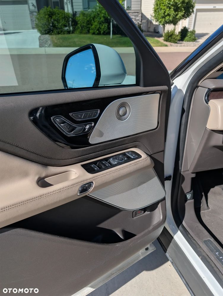 Lincoln Aviator - 17