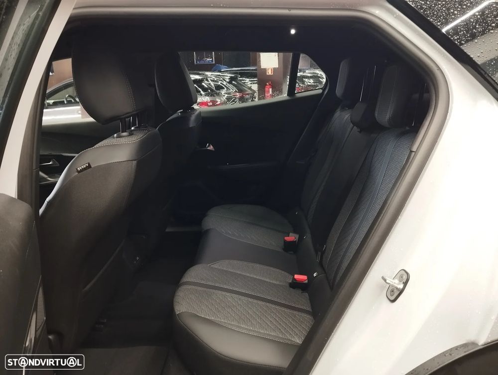 Peugeot 2008 1.2 PureTech Allure - 15